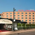 Phi Cavalieri Hotel