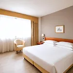 Phi Cavalieri 4* Μπρα