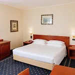 Ξενοδοχείο Phi Cavalieri 4*
