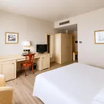 Phi Cavalieri 4*