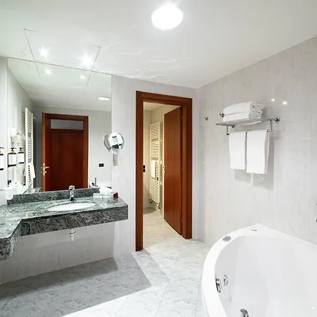 Hotel Phi Cavalieri 4*