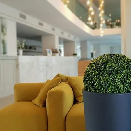 Phi Cavalieri Отель 4*