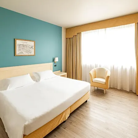 Phi Cavalieri 4*