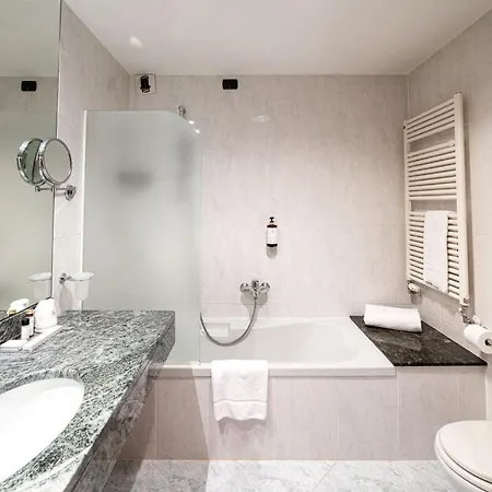 Phi Cavalieri 4* Bra