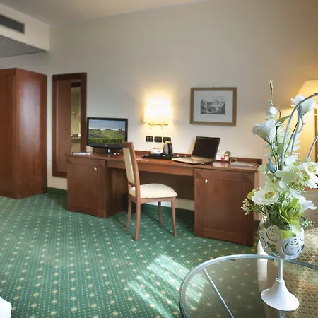 Hotel Phi Cavalieri Bra