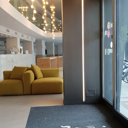 Phi Cavalieri 4*