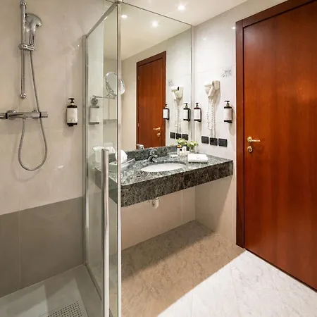 Phi Cavalieri 4* Μπρα