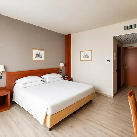 Phi Cavalieri Hotel Bra