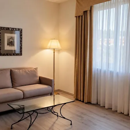 Phi Cavalieri