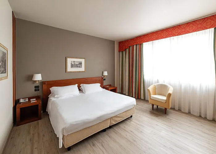 Phi Cavalieri برا