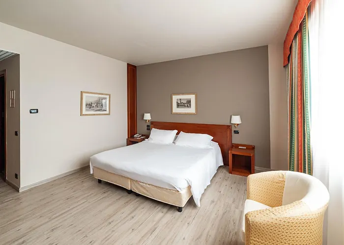 Phi Cavalieri 4* Бра