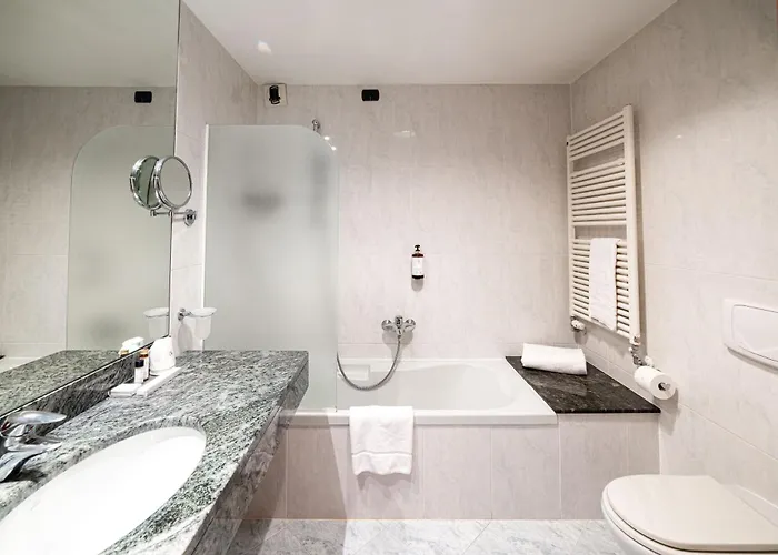 Phi Cavalieri Hotell