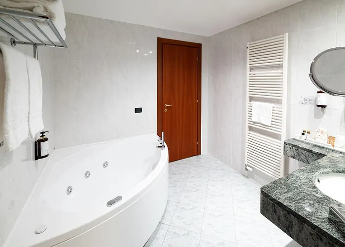 فندق Phi Cavalieri