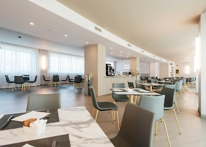 Phi Cavalieri 4*
