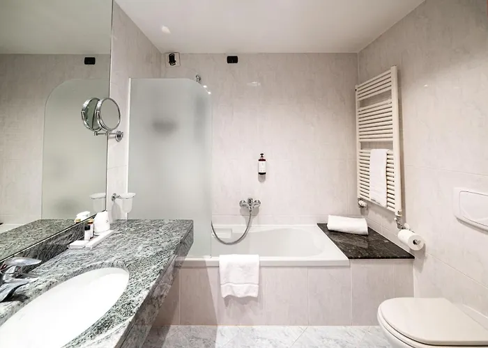 Phi Cavalieri 4* Bra