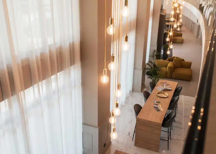 فندق Phi Cavalieri برا