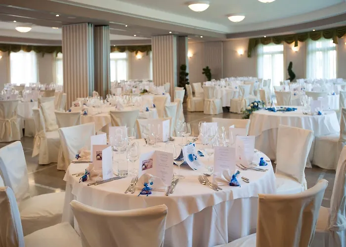 Phi Cavalieri فندق