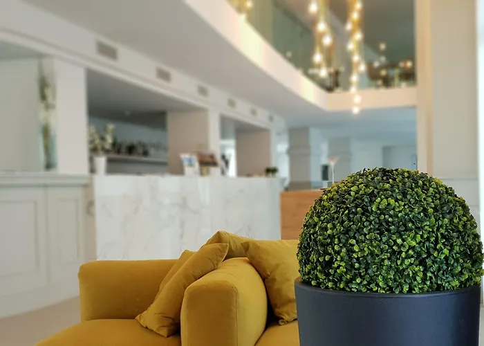 فندق Phi Cavalieri برا