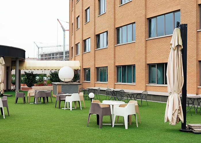 Phi Cavalieri 4*