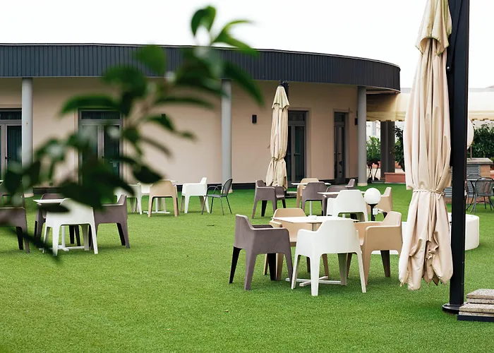 Phi Cavalieri 4*