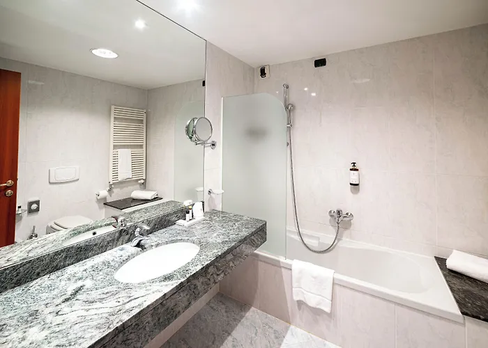 Phi Cavalieri برا